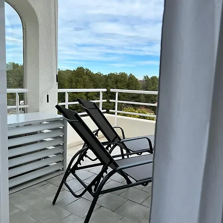 Cap Ras, Llanca, Costa Brava Apartment